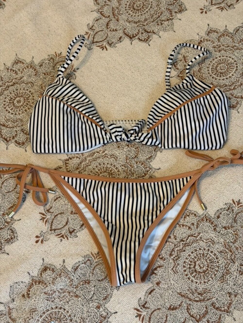 ✨ Vix Paula Hermanny Striped Tie-Front Bikini Set ✨ Large